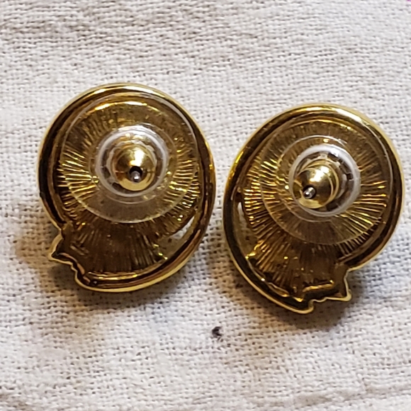 Elegant Goldtone and Faux Pearl Stud Earrings With Clear Crystals - Picture 4 of 4